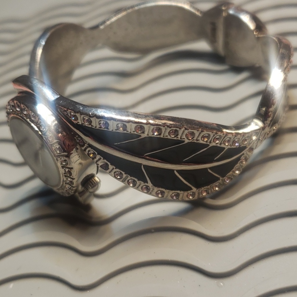 Watch - Picture 3 of 4